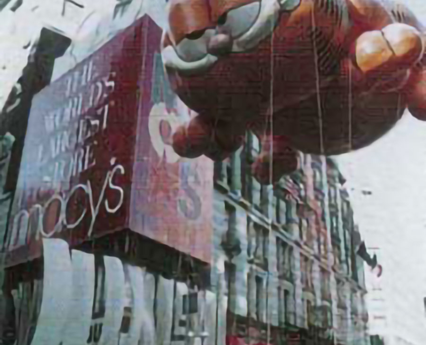 1996 - One of the most famous of all Parade baloons, Garfield The Cat flew the Parade route from 1986-1999.