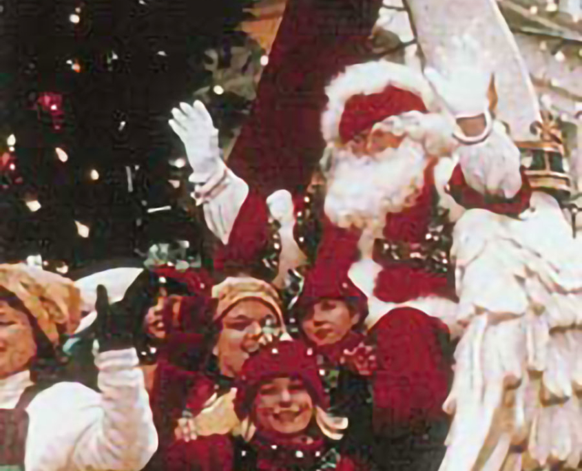 Kicking of the Christmas holiday seoson, Santa Claus, arrives in Herald Square as he has every year since 1924.